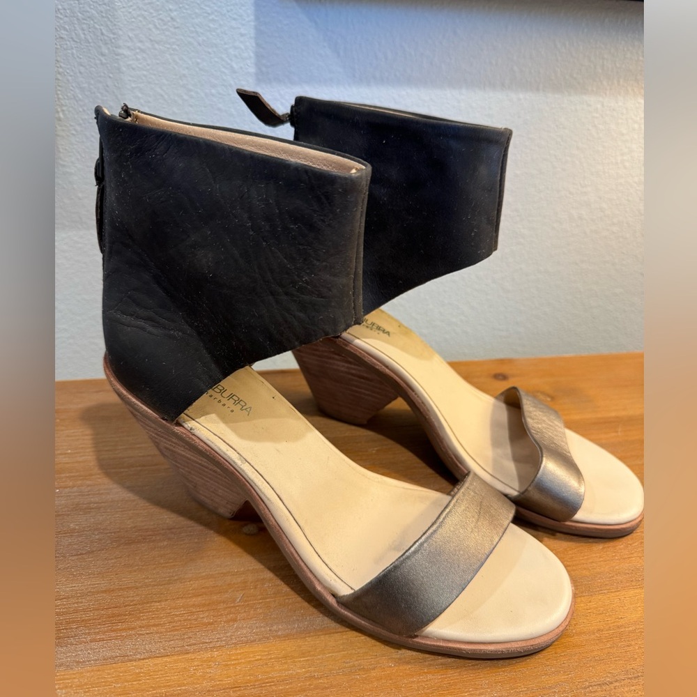 Koolaburra by UGG Ankle Cuff Sandal Womens Size 9